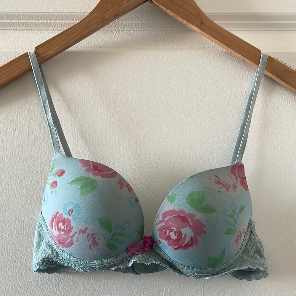 Gilly Hicks Floral Bra with Underwire Support